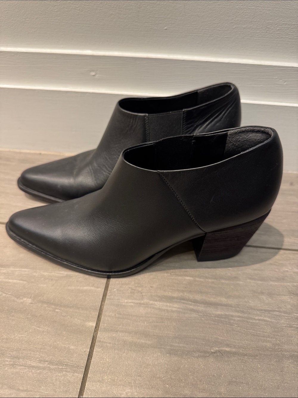Vince Black Leather Pointed Slip-On Women’s Dress Shoes - Picture 3 of 5